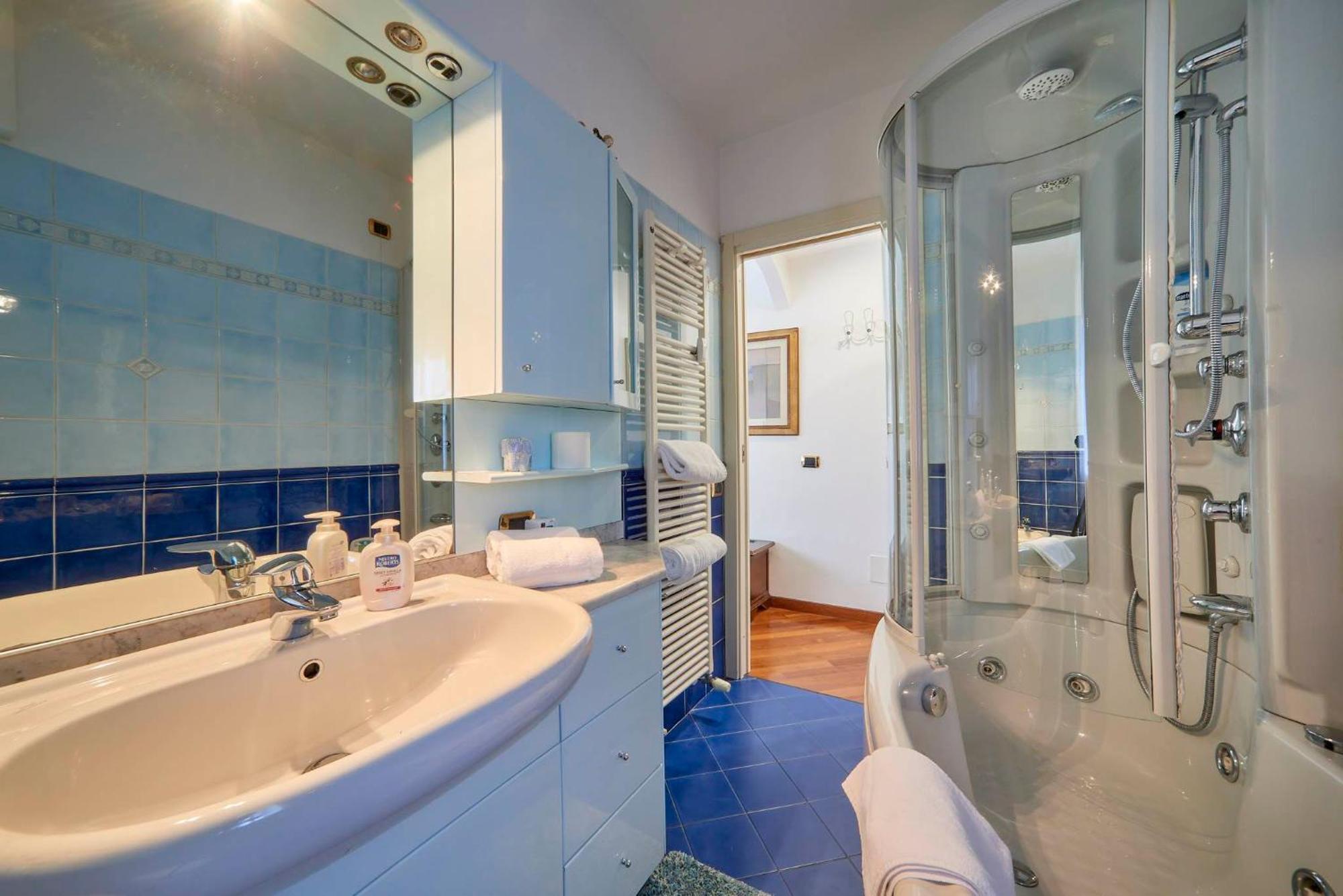 Tosca House 2 Bed and Breakfast Βαρένα Εξωτερικό φωτογραφία