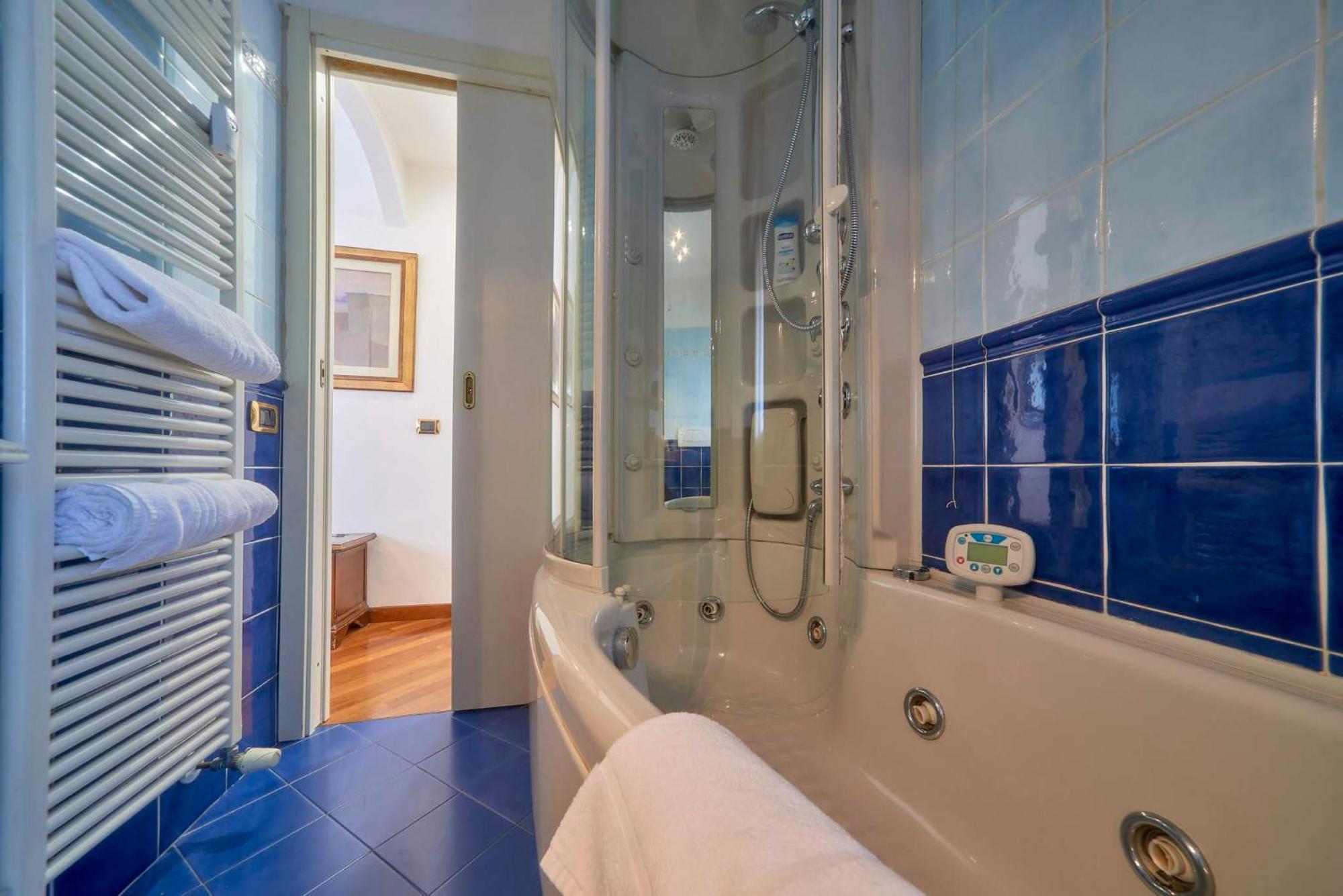 Tosca House 2 Bed and Breakfast Βαρένα Εξωτερικό φωτογραφία