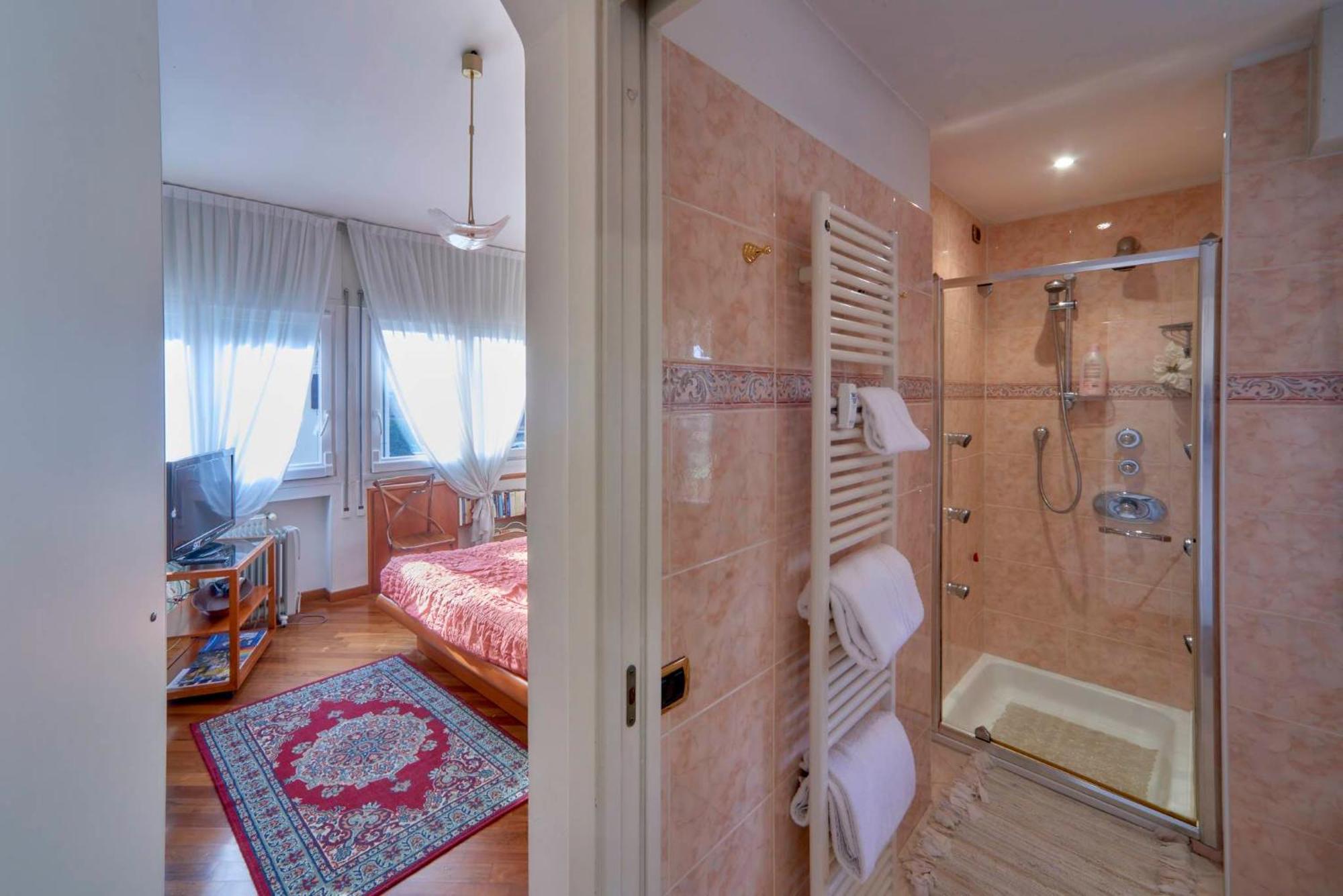 Tosca House 2 Bed and Breakfast Βαρένα Εξωτερικό φωτογραφία