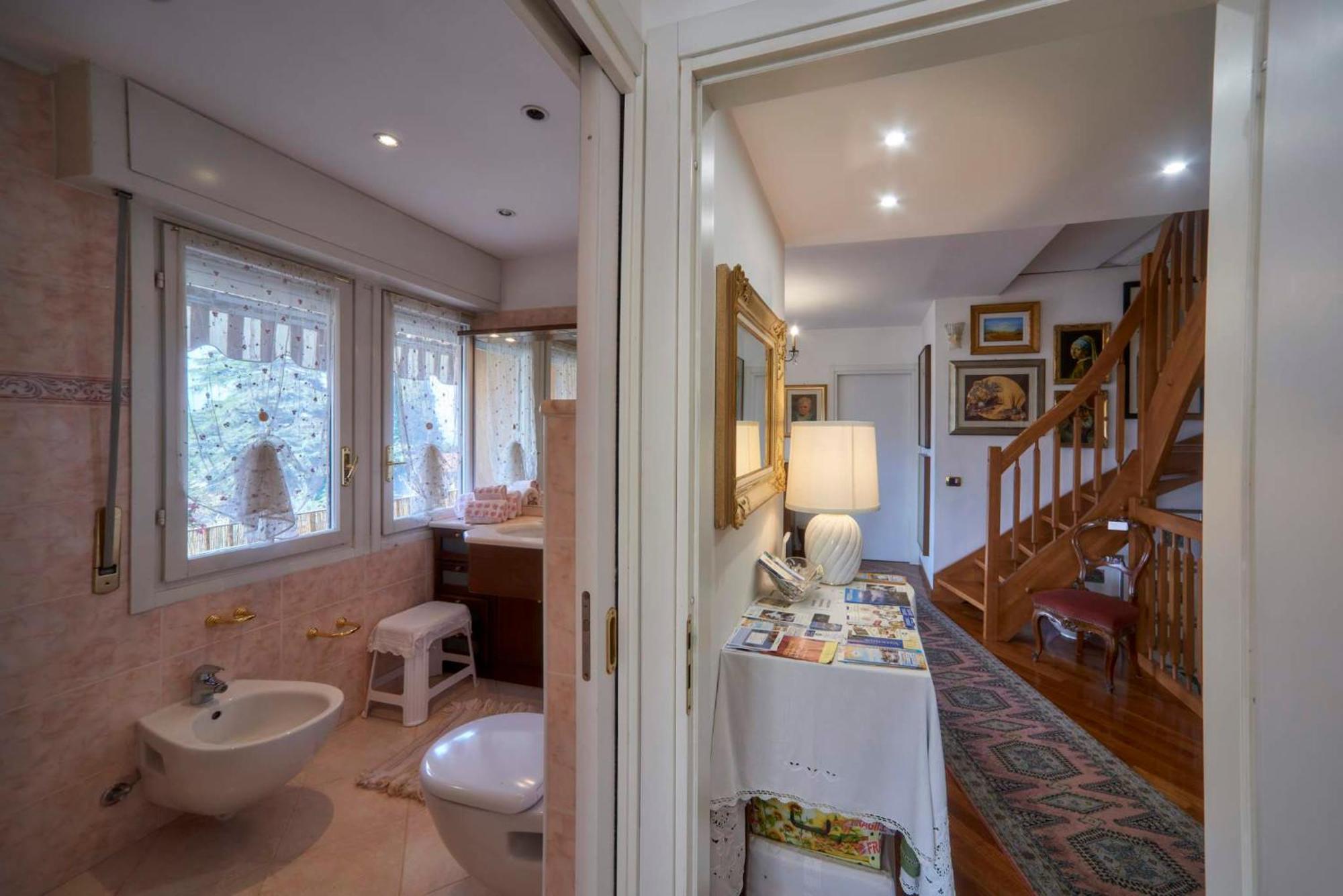 Tosca House 2 Bed and Breakfast Βαρένα Εξωτερικό φωτογραφία