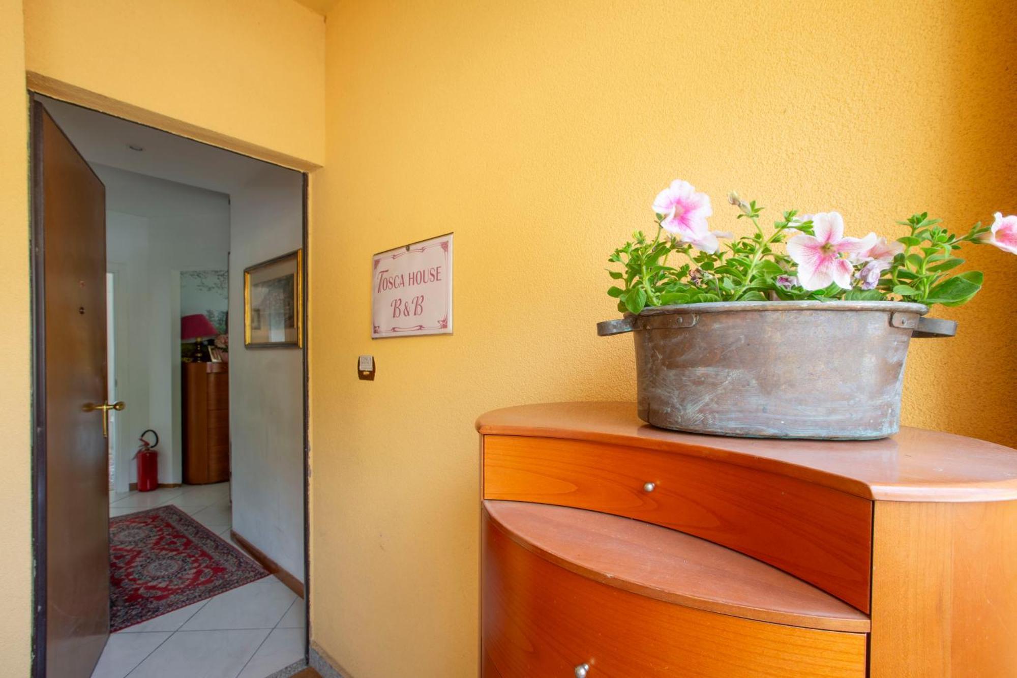 Tosca House 2 Bed and Breakfast Βαρένα Εξωτερικό φωτογραφία