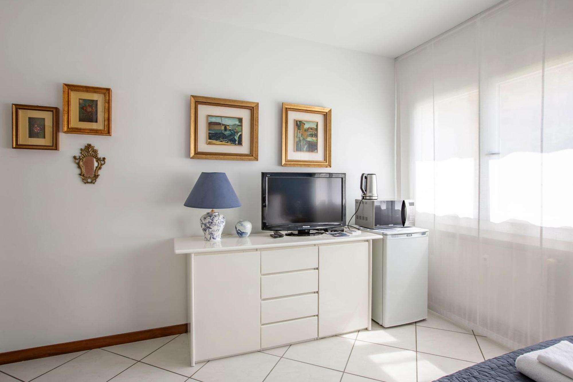 Tosca House 2 Bed and Breakfast Βαρένα Εξωτερικό φωτογραφία
